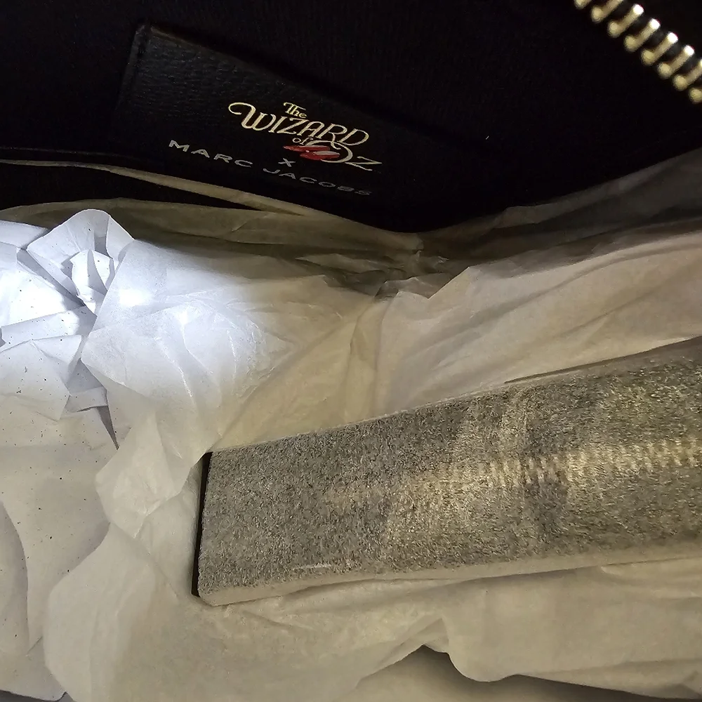 🧙MARC JACOBS X WIZARD OF OZ THE WICKED WITCH TOTE BAG+BAG CHARM - Picture 8 of 17